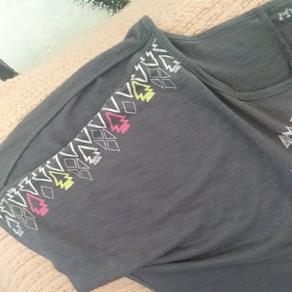 Shirt - Picture 3 of 3